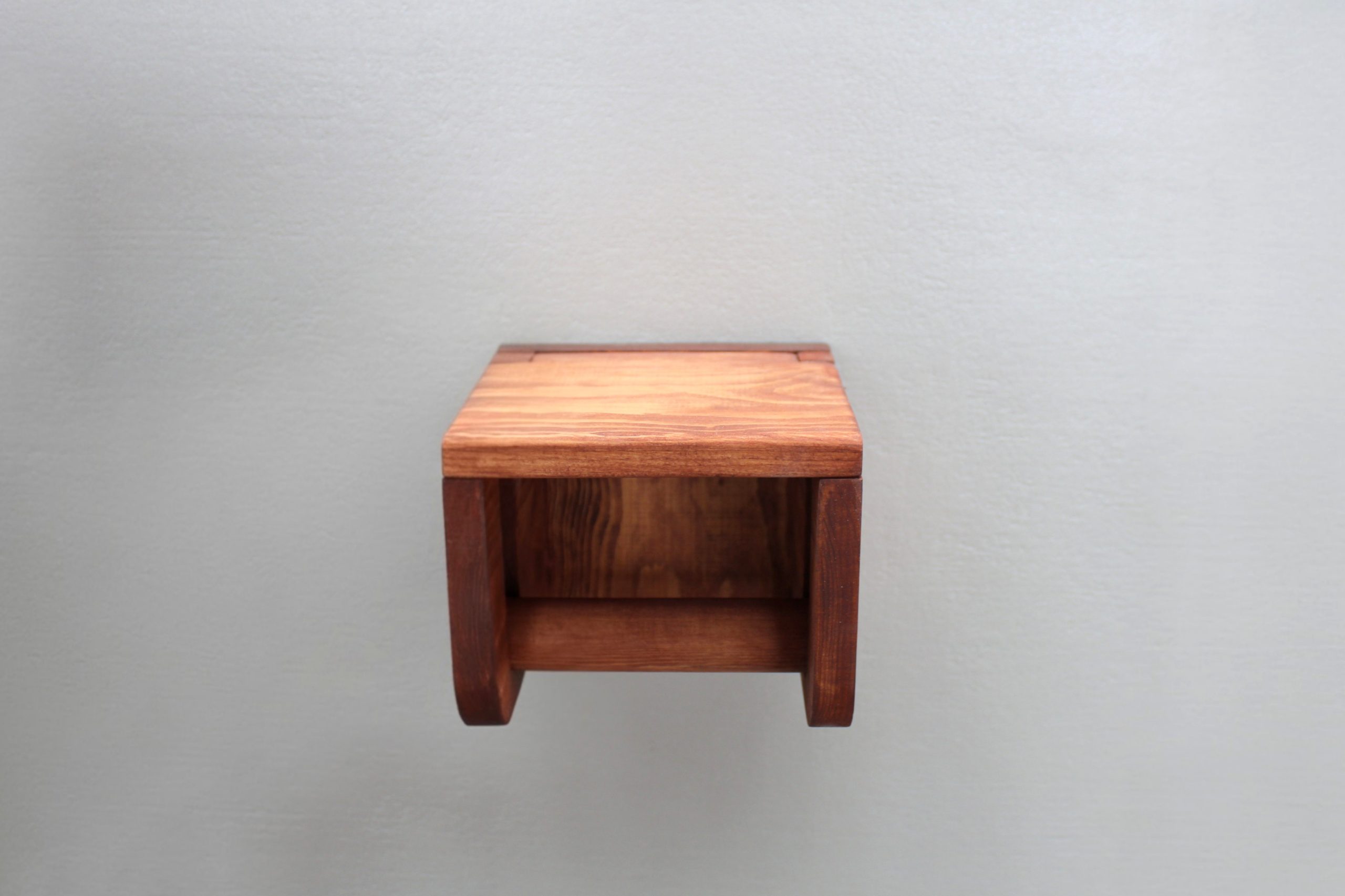 Pine Toilet Roll Holder Mega - Golden Brown - Image 6